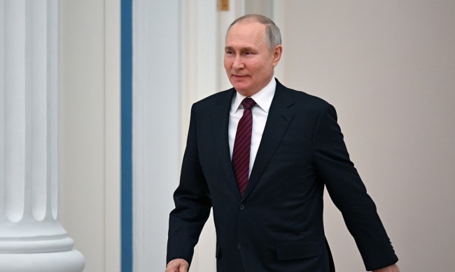 Путин плашил Камерън: Аз съм зъл и страшен, с нокти и зъби