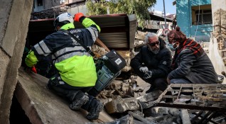 Двумесечно бебе бе спасено живо 128 часа след разрушителните земетресения