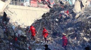 Фазата на спасяването след голямото земетресение ударило Турция и Сирия