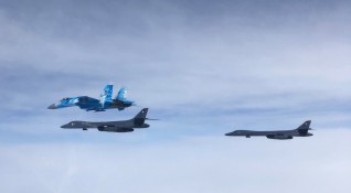 Два нидерландски изтребителя F 35 са прехванали формация от три руски
