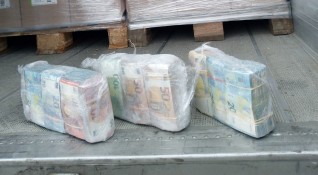 Русенски митничари предотвратиха опит за незаконно пренасяне на валута с