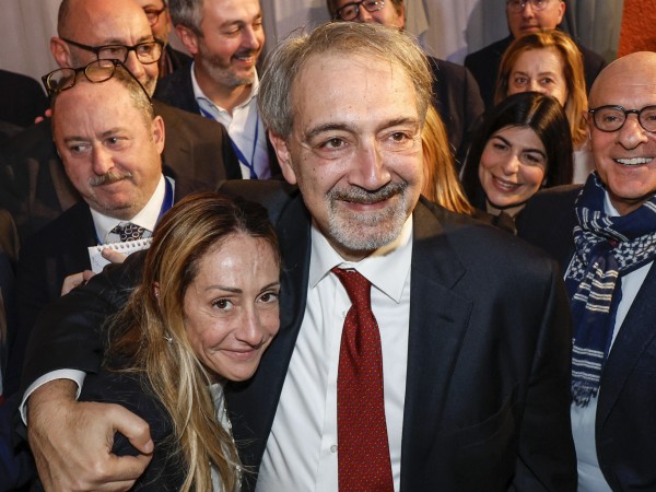 Италианският министър-председател Джорджия Мелони и нейните коалиционни съюзници осигуриха категорични