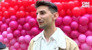 Млад илюзионист от Велико Търново зарадва за празника на любовта