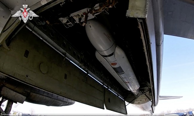 Непобедимите "Кинжал" полетяха над Украйна, защо са толкова опасни? 