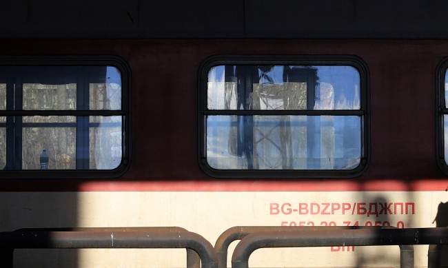 Възстановено е движението на влакове в участъка Дралфа-Попово