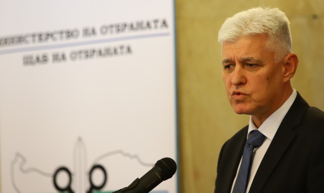 Стоянов: Българската армия предоставя това, което може да бъде предоставено на Украйна 
