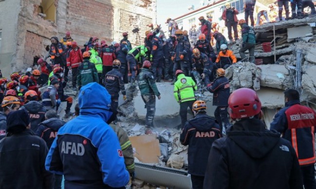 7 милиарда евро за пострадалите от земетресенията в Турция и Сирия