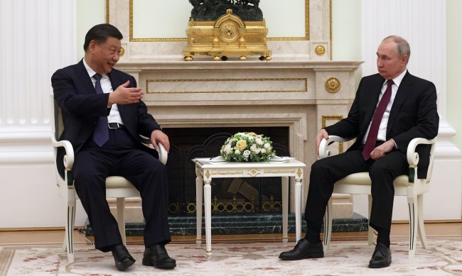 Страхът на Запада: Ще създадат ли Китай и Русия блок срещу НАТО?