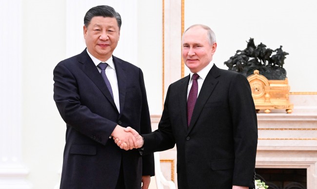 Посещението на Си в Москва - шанс да оспори господството на САЩ