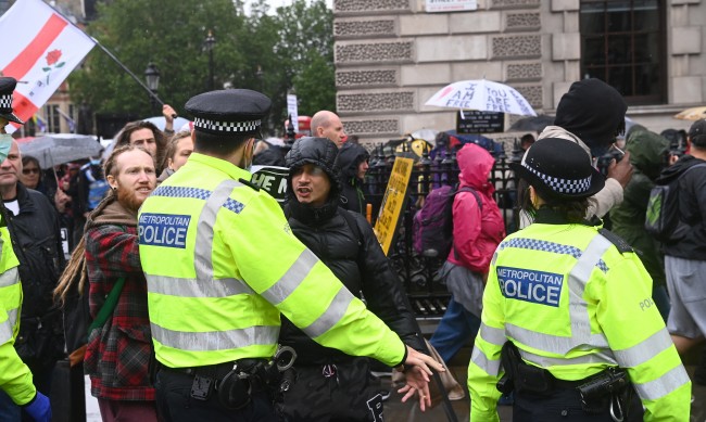 Полицията на Лондон - расистка, женомразка и хомофобска