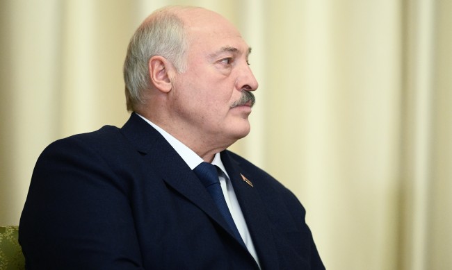 И Лукашенко се закани: Отговорът на снарядите с обеднен уран ще бъде ужасен