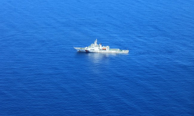 Пекин прогони американски боен кораб от Южнокитайско море