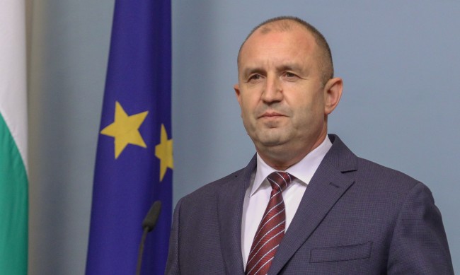 Радев: България не участва в съвместната доставка за снаряди за Украйна
