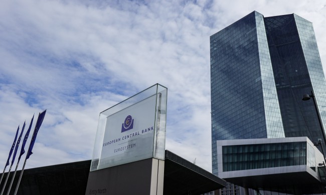 ЕЦБ планира отново да вдигне лихвите през май