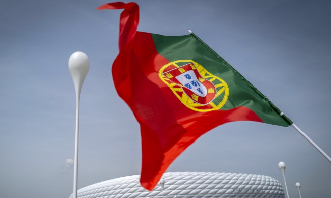 Португалия сваля ДДС за основни продукти