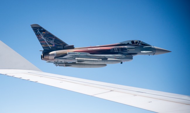 Изтребители на НАТО прехванаха руски самолети над Балтийско море