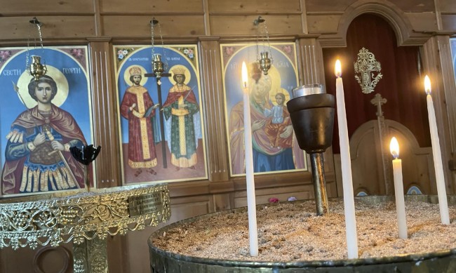 Православната църква почита свети Константин и Елена