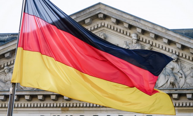 Германия изтегля сто служители от Русия