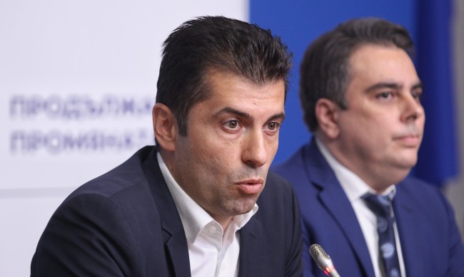 Петков vs Радев: Няма да позволим България да поеме бърз курс към Евразия!