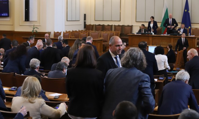 Депутатите промениха Закона за мерките срещу изпирането на пари