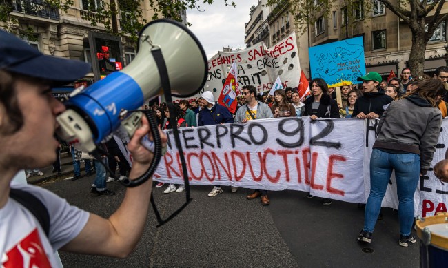 Нови стачки във Франция срещу пенсионната реформа