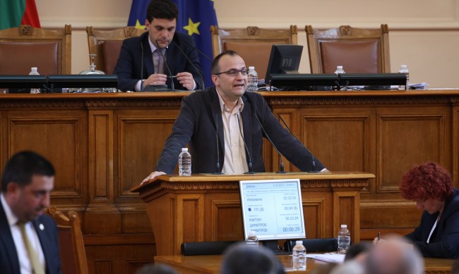 Димитров: Ключовото е хора като Алексей Петров да не могат да влияят на законодателния процес