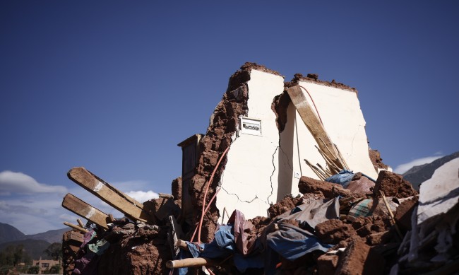 Броят на загиналите при земетресението в Мароко достигна 2122