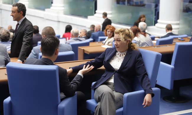 Депутатите ще "ваканцуват" три седмици преди изборите
