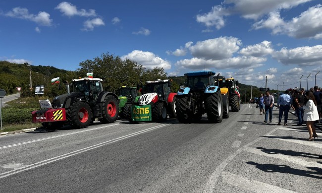 Земеделците тръгват към София по черни пътища и ниви