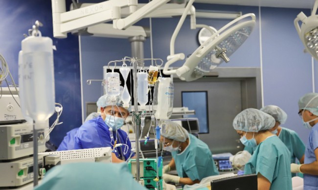 Успешна трансплантация на черен дроб във ВМА
