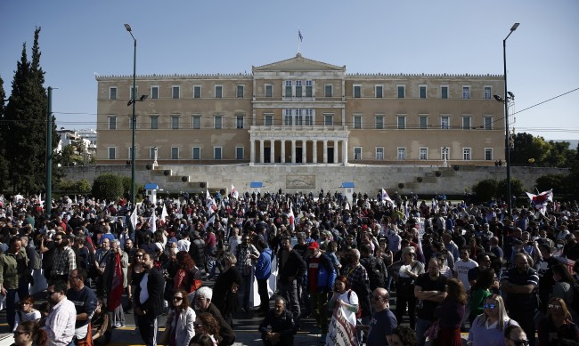 Без транспорт, училища - Гърция блокирана от 24-часова стачка 