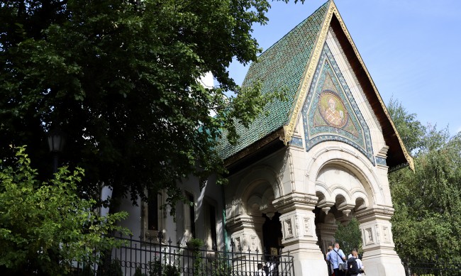 Отговорът на Москва: Затварят руската църква в София?
