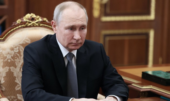 Русия съобщава за безпрецедентна кибератака по Крим