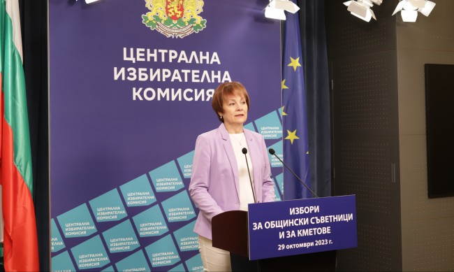 Росица Матева: В ЦИК са регистрирани 58 партии и 9 коалиции