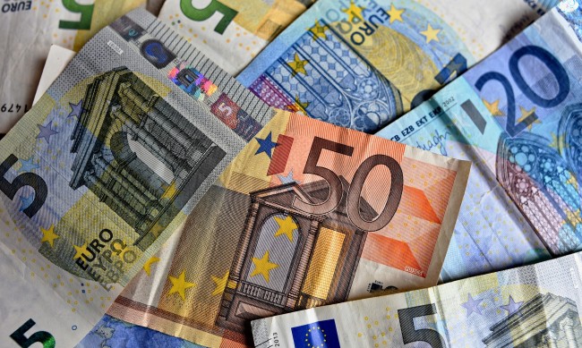 1 януари 2025 г. - целевата дата на правителството за приемане на еврото 