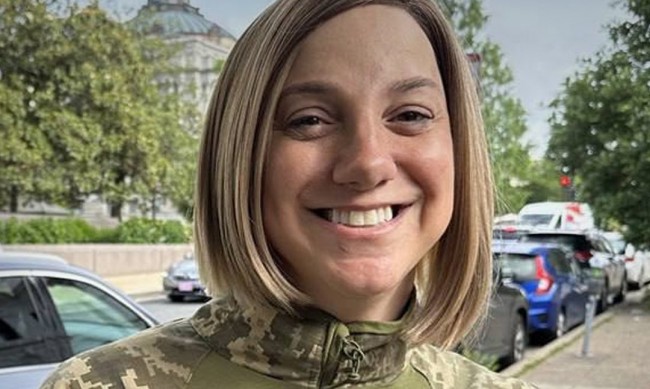 Трансджендър американка е новият говорител на украинската армия 