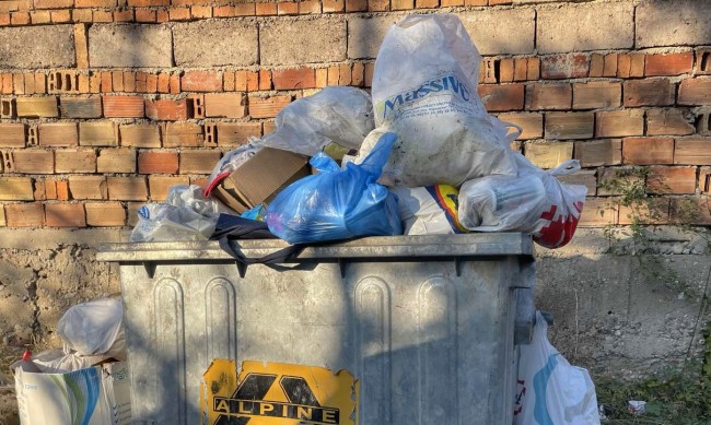 Българинът хвърля в кофите за боклук 90 кг храна годишно