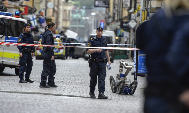 Трима убити за три часа във войната между бандите в Швеция