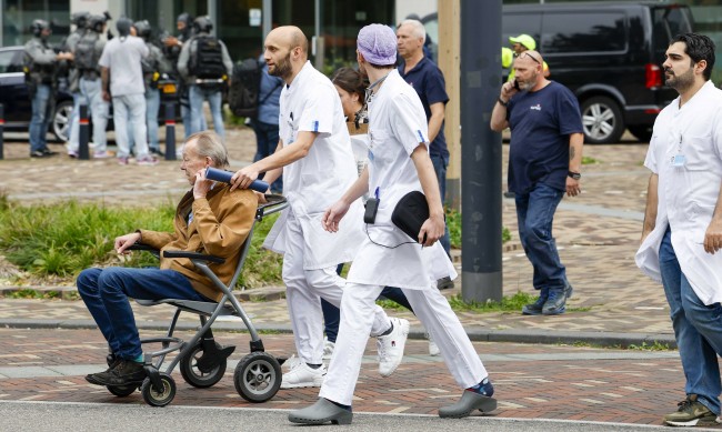 Най-малко двама убити след стрелба в Ротердам