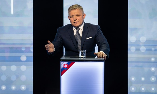 Бившият премиер Фицо печели изборите в Словакия