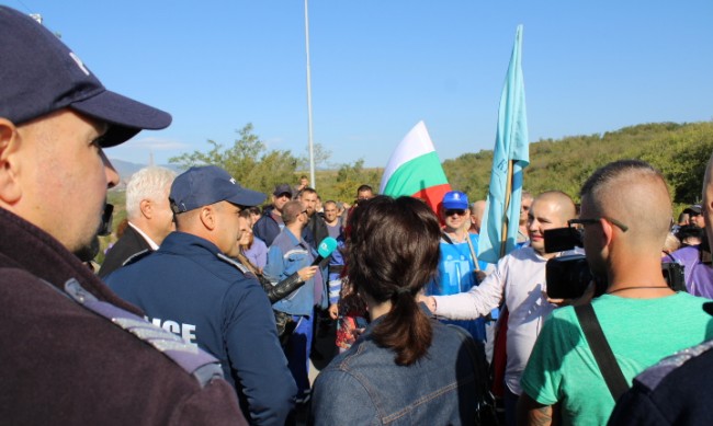 Блокадата на България към обяд: Затворени са "Тракия", "Струма", "Хаинбоаз"