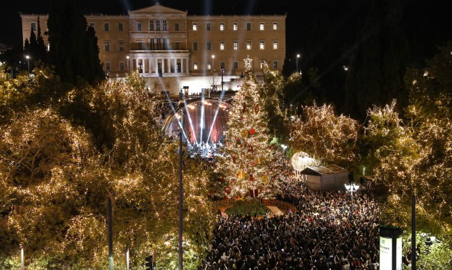 С "кошницата на Дядо Коледа" свалят цените в Гърция 
