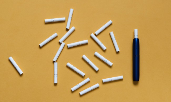 Окончателно: Без силно ароматизирани нагреваеми тютюневи изделия до два месеца от обнародването на закона в Държавен вестнки