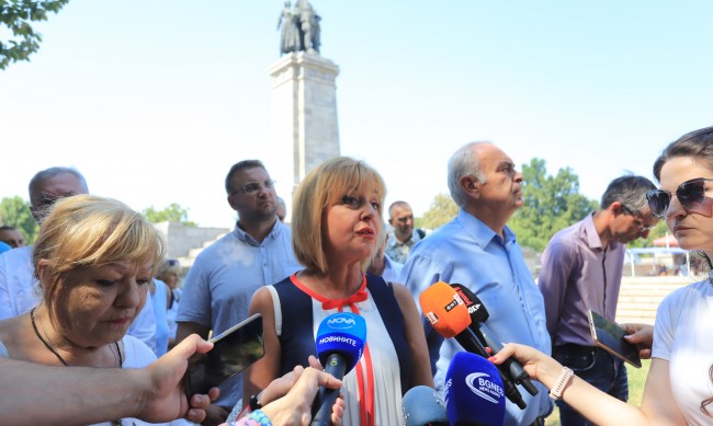 Мая Манолова: Не трябва лявото да минава през Босфора