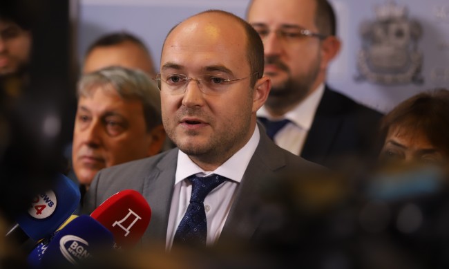 Според Георгиев кметът Терзиев е заложник на амбициите на  Бонев 