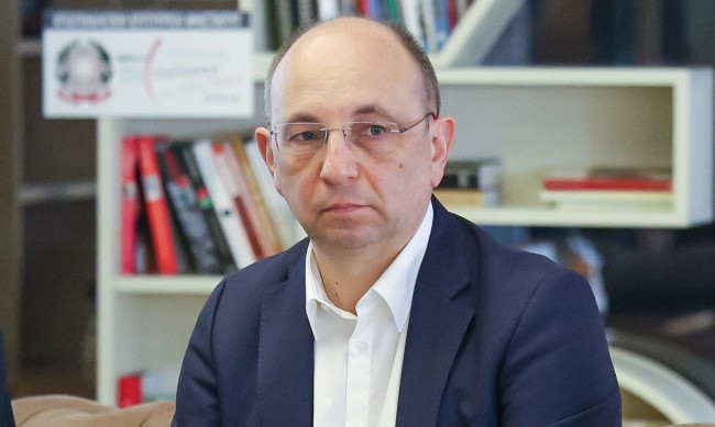 Николай Василев: Управляващите предлагат сделки през задния вход