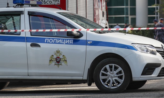 Момиче стреля по съученици в гимназия в Русия и се самоуби