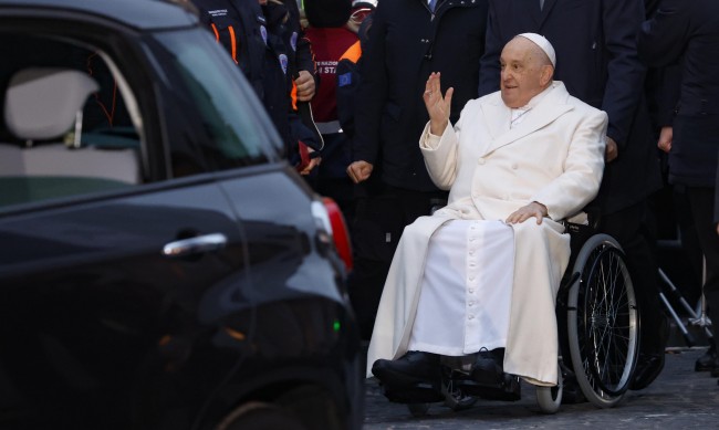 Папата с първа изява след боледуването си от бронхит