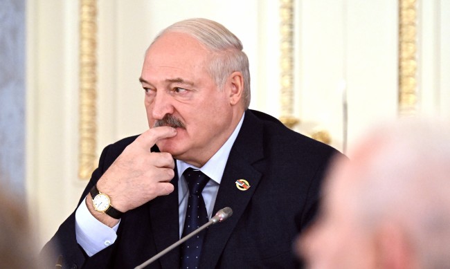 Лукашенко призова за въоръжени улични патрули