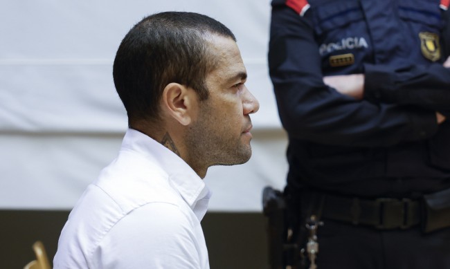 Съдът реши: 4.6 г. затвор за Дани Алвеш